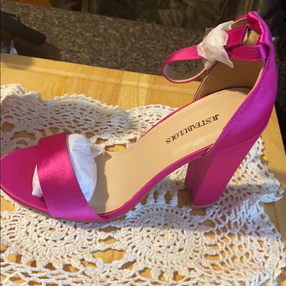 Pink 👠 - Picture 2 of 2